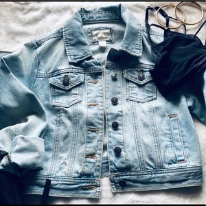 Distressed cropped denim jacket